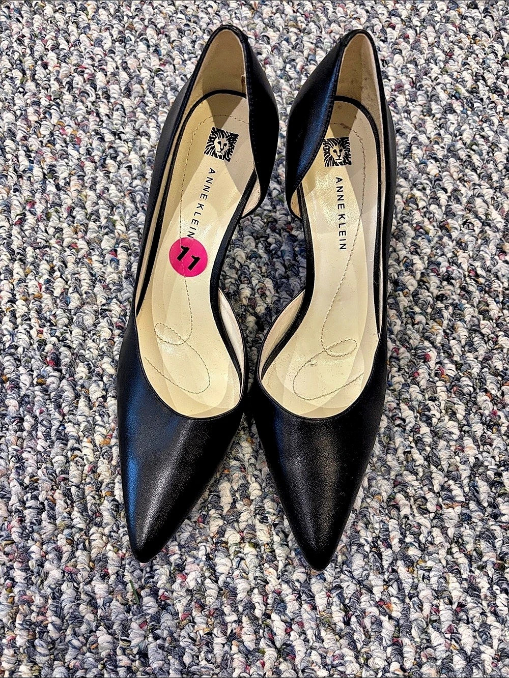 Anne Klein Black Pointed Toe Heels US 11 Like New